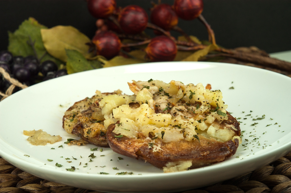 Garlic Smashed Potatoes | afoodieaffair.com