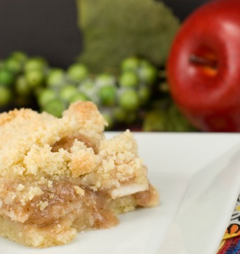 Apple Crumb Bars | afoodieaffair.com