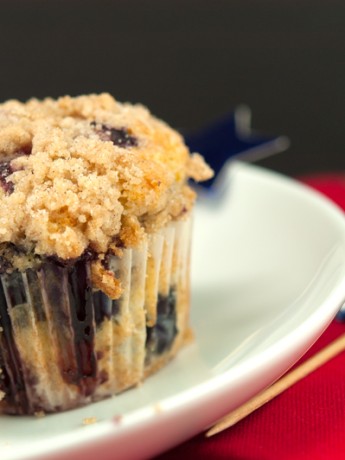 Lemon Blueberry Muffins with Streusel Topping | afoodieaffair.com