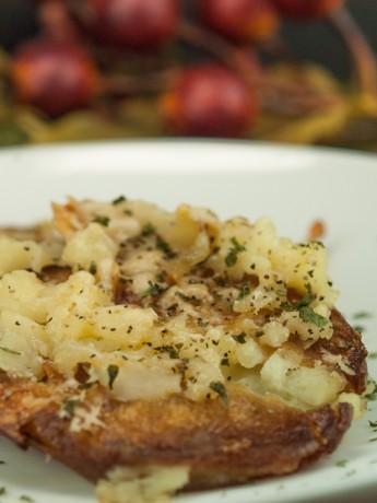 Garlic Smashed Potatoes | afoodieaffair.com